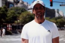 DESTACADO TENISTA ESPAÑOL DESEA CONOCER LOBOS, LUGAR DE ORIGEN DE DIEGO DINOMO, SU ENTRENADOR