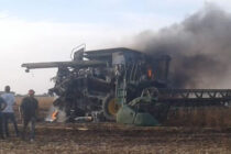 INCENDIO DE UNA COSECHADORA  EN UNA ESTANCIA UBICADA EN CERCANÍAS DE RUTA 41