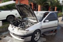 INCENDIO DE AUTOMÓVIL EN CALLE ARÉVALO