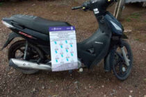 ROBAN UNA MOTO DE UN DOMICILIO