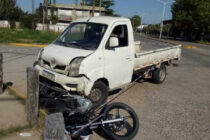 COLISIÓN ENTRE UNA CAMIONETA Y UNA MOTO, UNA PERSONA SUFRIÓ HERIDAS
