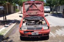 PRINCIPIO DE INCENDIO EN UNA CAMIONETA TIPO UTILITARIO