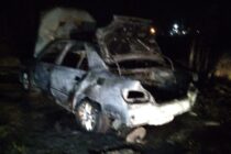 DESTRUCCION TOTAL DE UN AUTO INCENDIADO EN EMPALME