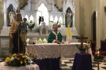 EL ARZOBISPO DE MERCEDES-LUJAN REZO EN EL TEMPLO PARROQUIAL POR LOS ENFERMOS Y FALLECIDOS POR COVID EN LOBOS