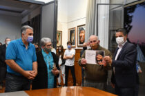 EMOTIVO Y MERECIDO HOMENAJE A FERNANDO SANCHO EN EL MUNICIPIO