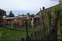 INCENDIO EN GALPON PEQUEÑO Y PRECARIO