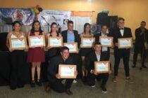 DIPLOMAS A LOS 10 EGRESADOS Y RECONOCIMIENTOS EN LA CENA DE LOS ARBITROS