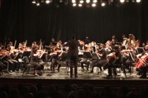 LA ORQUESTA ACADEMICA DEL COLON BRILLO EN EL ITALIANO Y FUE APLAUDIDA DE PIE