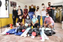 FUNCIONARIO NACIONAL ENTREGO MATERIAL DEPORTIVO A LAS DELICIAS