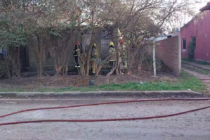 BOMBEROS: INCENDIO DE UNA VIVIENDA EN CALLE LISANDRO DE LA TORRE