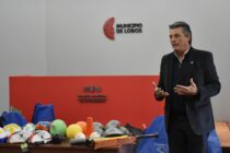 EL MUNICIPIO ENTREGO KITS DEPORTIVOS A LAS ESCUELAS SECUNDARIAS DEL DISTRITO