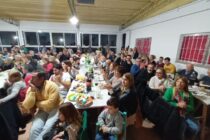 CENA DE LA CASITA DEL NIÑO PARROQUIAL, CON EL SUM COLMADO