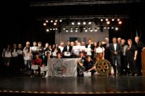 ROTARY ENTREGO EL PREMIO AL MEJOR COMPAÑERO DE LA SECUNDARIA Y DE UNA EMPRESA LOCAL