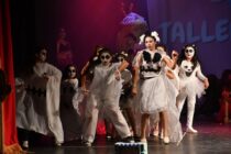 FORMIDABLE ESPECTACULO EN EL TEATRO ITALIANO REPLETO: LA MUESTRA ANUAL DE LOS TALLERES CULTURALES DEL MUNICIPIO