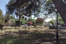 REPARARON LAS LUMINARIAS ROTAS POR VANDALOS EN LA PLAZA FORTIN LOBOS