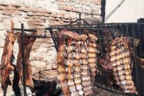 ROBARON EN UNA PARRILLA, SE LLEVARON CARNES Y BEBIDAS