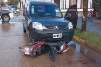 MOTOCICLISTA CON FRACTURA EN UNA PIERNA AL CHOCAR CON UNA CAMIONETA