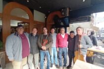 SE CANTO EL HIMNO NACIONAL EN CENTRICAS CONFITERIAS CON MUSICOS Y SOLISTAS LOCALES