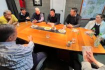 MARTIN TETAZ EN LOBOS: REUNION CON SECTORES AGROPECUARIOS, EN LA CAMARA DE COMERCIO, Y CHARLA EN EL COMITE RADICAL