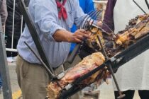 GOMINA WALSH ASO OTRA VAQUILLONA EN LA FIESTA NACIONAL DEL ASADO