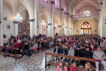 TEMPLO COLMADO Y UNA PROCESIÓN NOVEDOSA, PARA CELEBRAR LA FIESTA DE LA PATRONA DE LOBOS