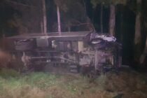 SE DESPISTO Y VOLCO UN CAMION EN LA RUTA 205. EL CHOFER MURIO CUANDO INGRESABA AL HOSPITAL