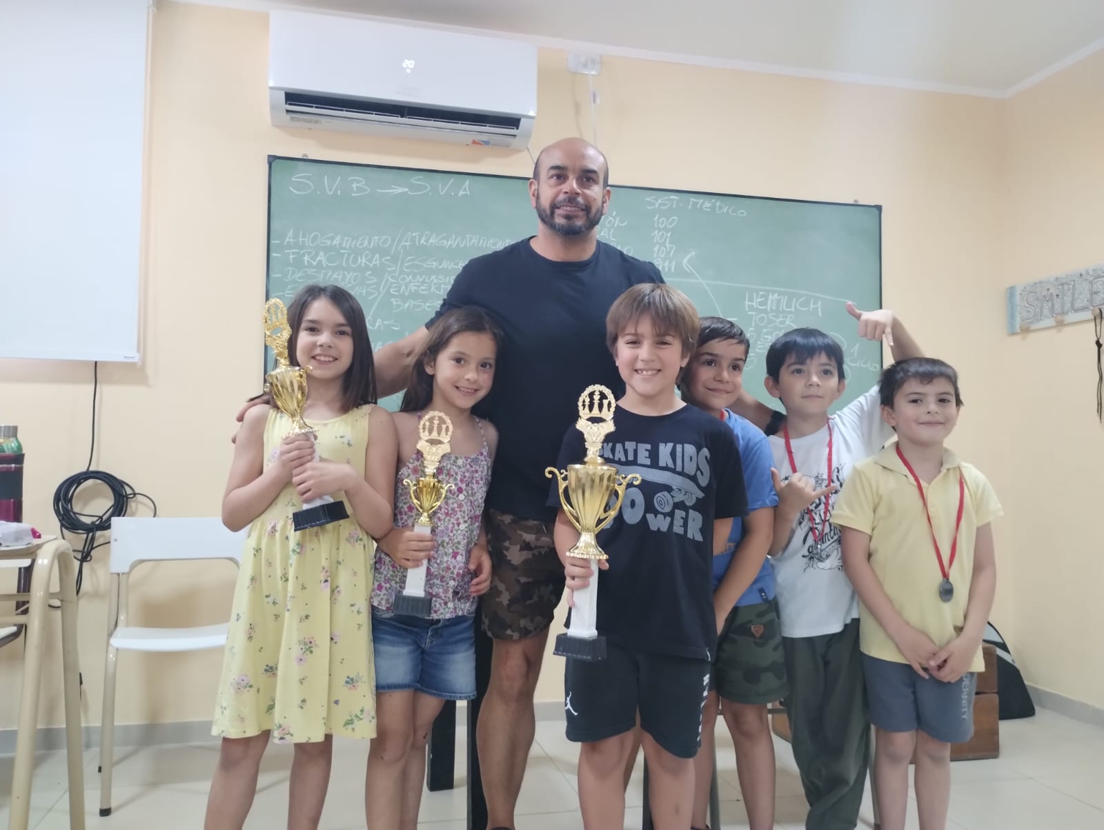 GANADORES DEL ULTIMO TORNEO INTERNO DE LA ESCUELA MUNICIPAL DE AJEDREZ ...