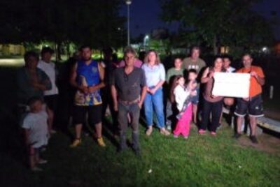 MANIFESTACION DE LOS VECINOS DE LAS TOSQUITAS POR FALTA DE ILUMINACION Y ROBOS CONSTANTES