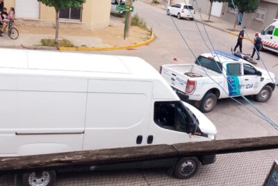 MOTOCICLISTA GRAVE TRAS CHOCAR CON UN AUTO EN YRIGOYEN Y MASTROPIETRO