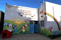 UN JOVEN ARTISTA DE MORENO LE CAMBIO LA CARA AL FRENTE DEL MERENDERO SONRISAS DEL MAÑANA