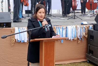 ACTO OFICIAL DEL 25 DE MAYO EN EL PARQUE, PALABRAS Y ACTUACIONES ARTISTICAS