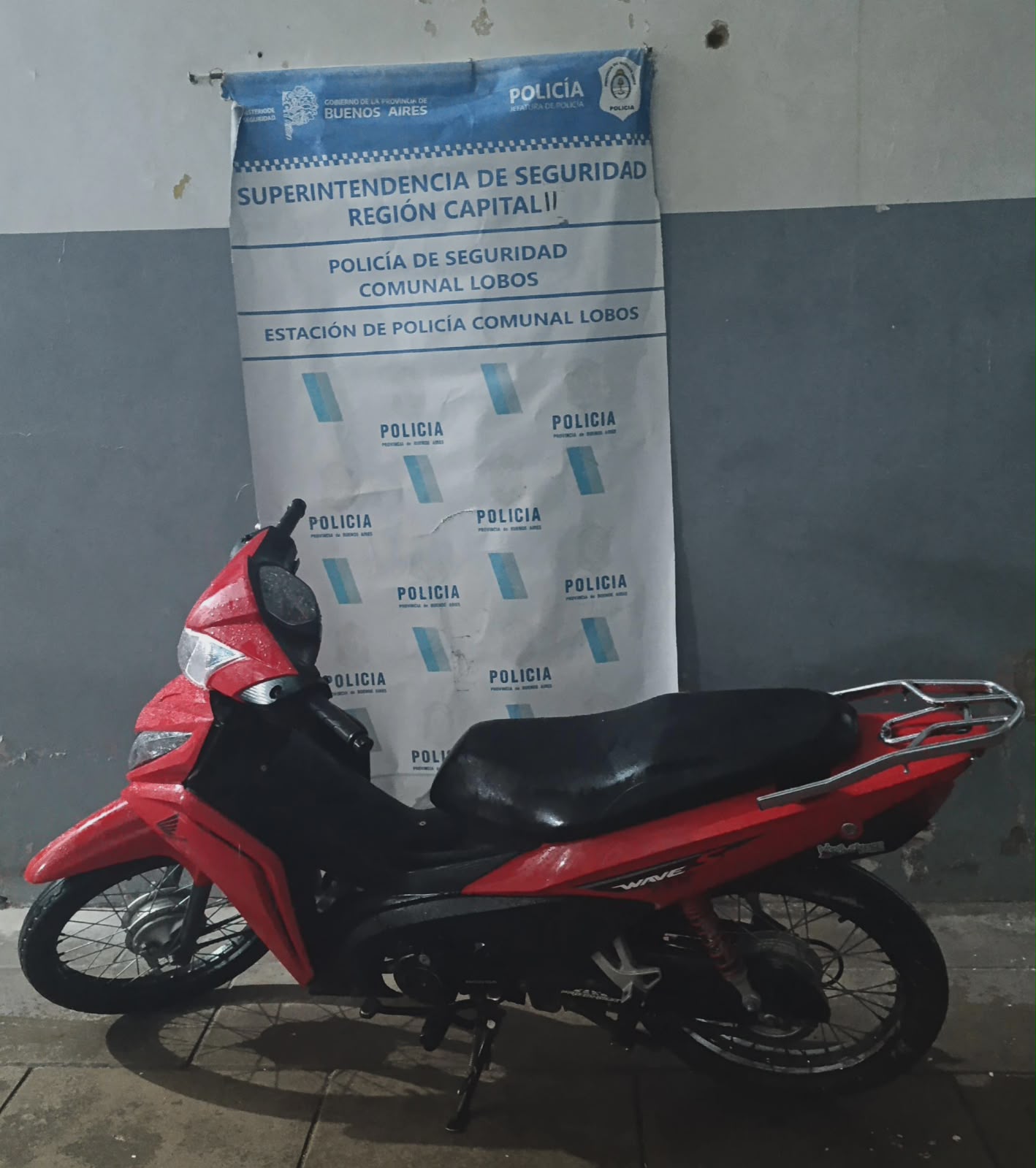 LA POLICIA SECUESTRO MOTO ROBADA Y ABANDONADA