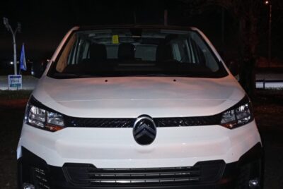 VEHICULO ROBADO RECUPERADO Y UN HOMBRE Y UNA MUJER, DE LANUS, DETENIDOS