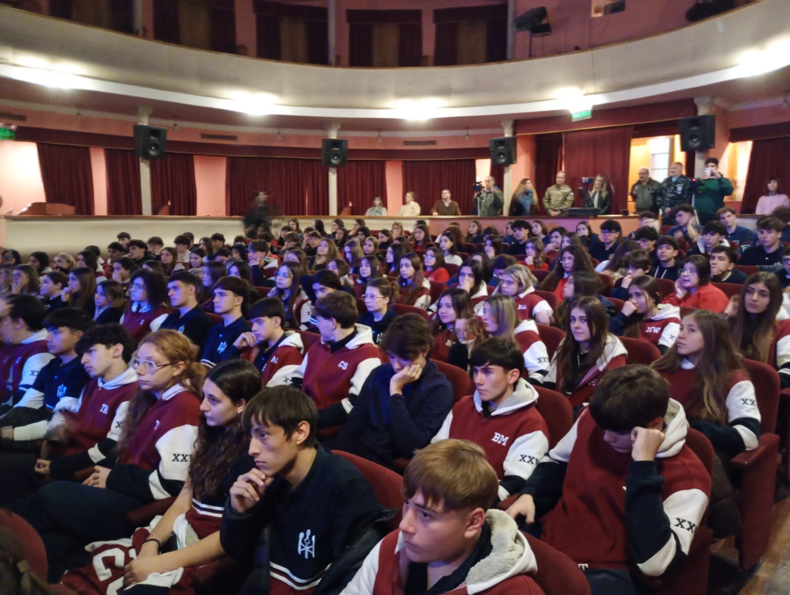 ACTO DEL DIA DEL VETERANO DE MALVINAS DE LOBOS, EN EL TEATRO ITALIANO