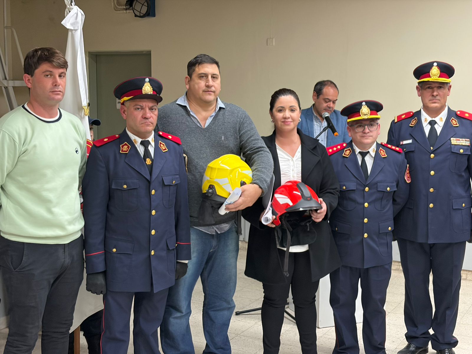 ACTO DEL DIA DEL BOMBERO VOLUNTARIO EN LA SEDE DE LA CALLE AMEGHINO