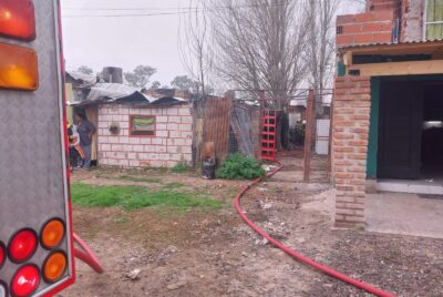 SE INCENDIÓ UNA VIVIENDA CON DESTRUCCIÓN TOTAL