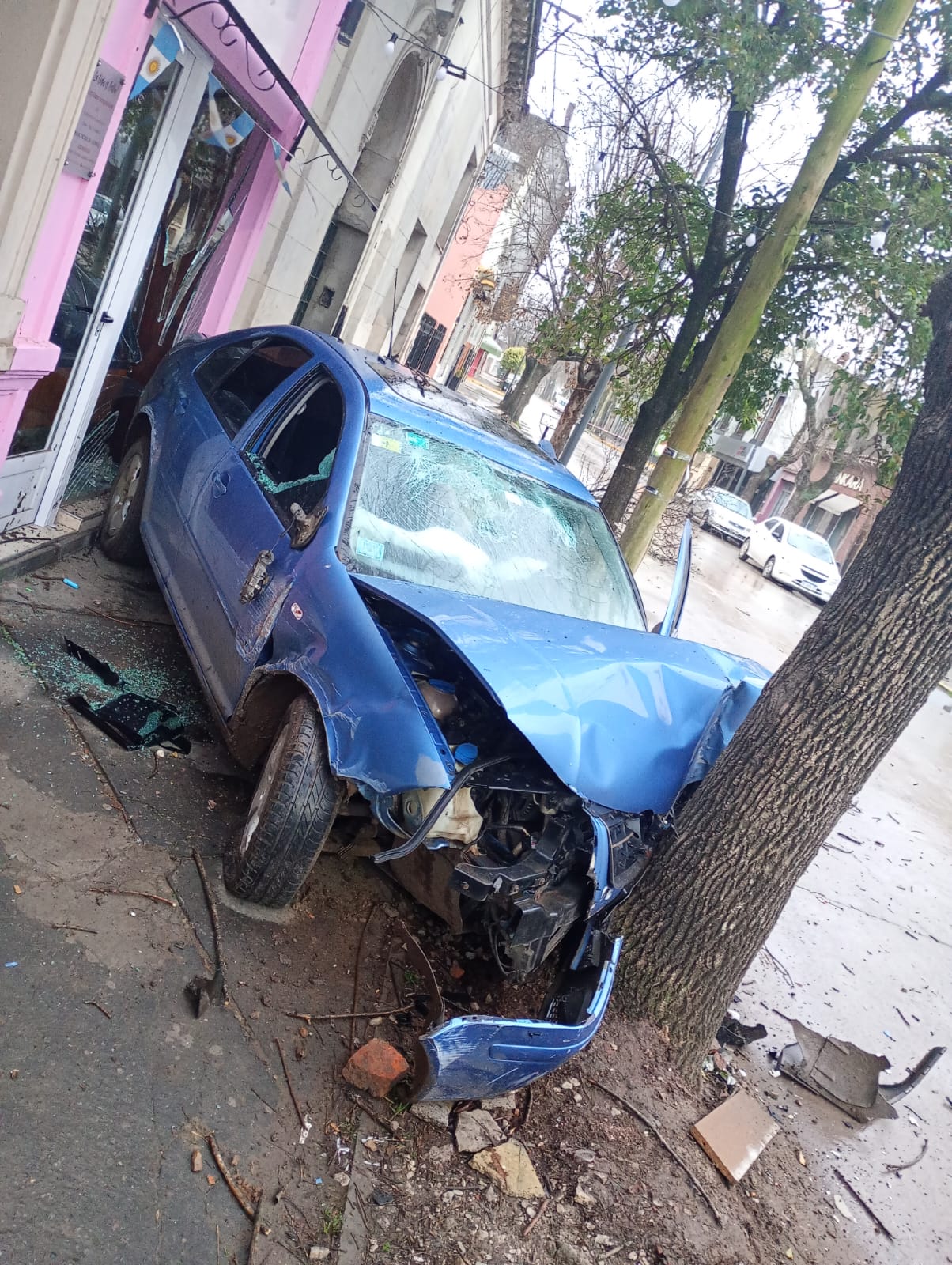 DESPISTE EN PLENO CENTRO CON 4 LESIONADOS LEVES