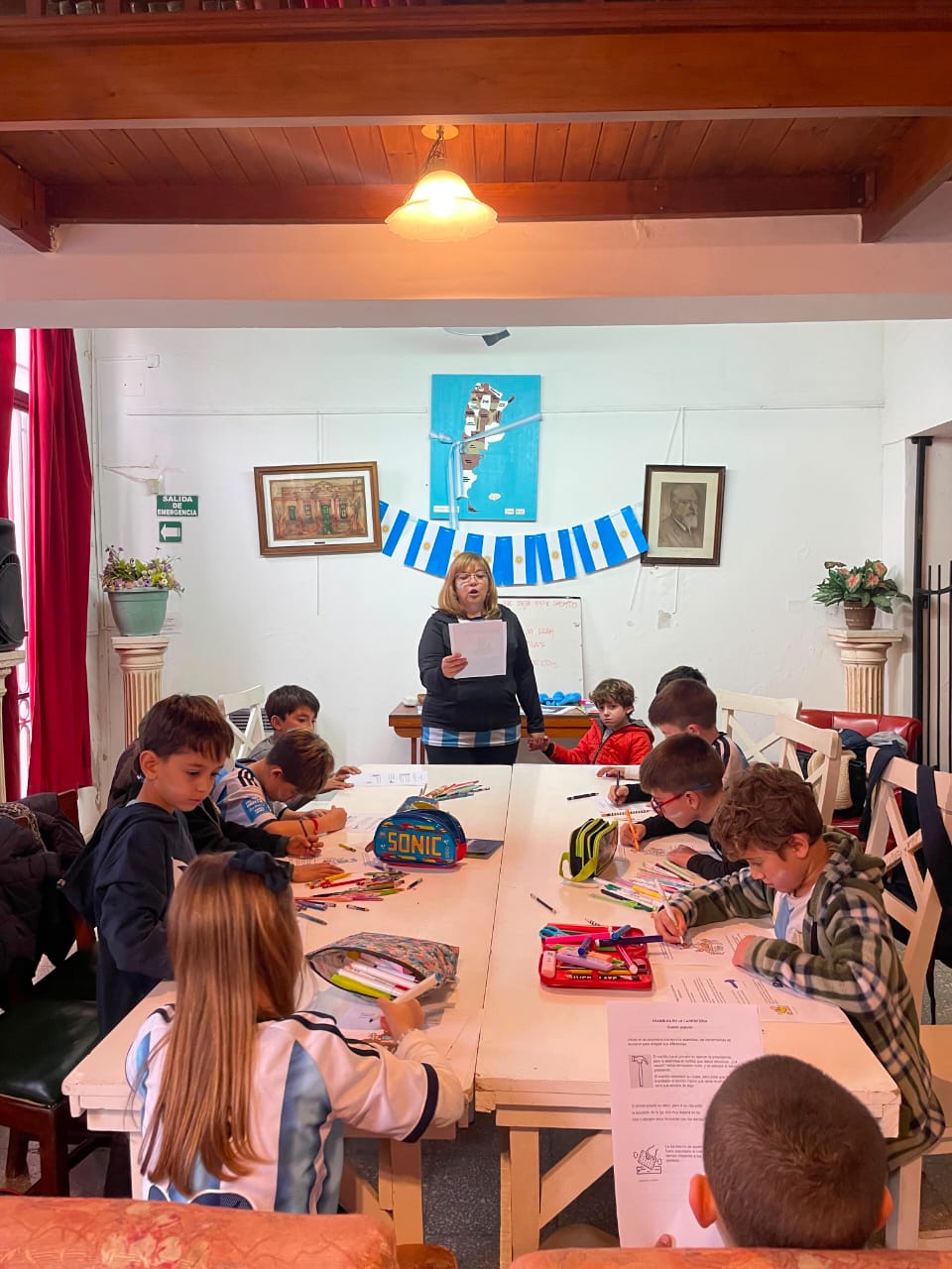 CUARTA MERIENDA LITERARIA INFANTIL EN LA BIBLIOTECA CAPPONI, CON LA TEMATICA DEL MUNDIAL
