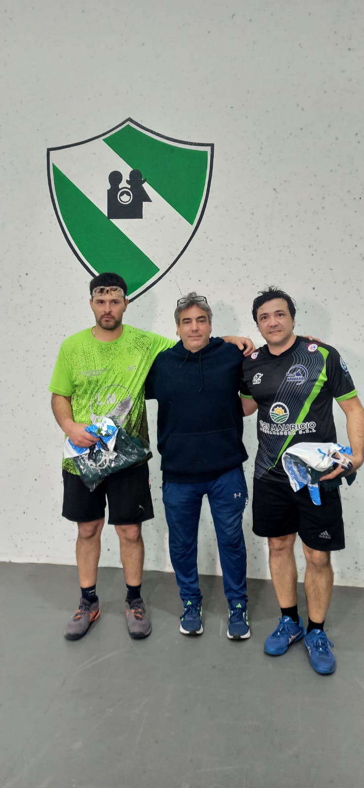 BECERRO Y MENAI, DE NAVARRO, CAMPEONES DEL TORNEO DE PELOTA A PALETA EN SALGADO