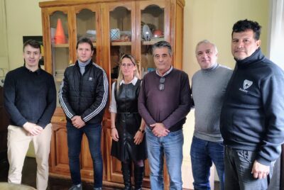 INFORME DE PRENSA MUNICIPAL. REUNION DE ETCHEVERRY CON MIEMBROS DE LA FRATERNIDAD