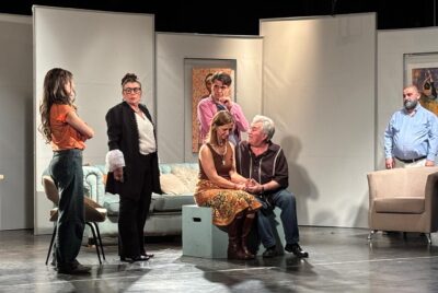BRILLANTE LOGRO DE OSCAR BRIGANTI Y SU ELENCO. SE ESTRENO A SALA LLENA Y CON UN ELENCO ESTUPENDO, LA OBRA «BAJO TERAPIA»