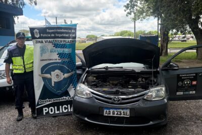 OPERATIVO DE POLICIA VIAL, SECUESTRO DE UN AUTO CON NUMERACION Y DOCUMENTACION APOCRIFAS