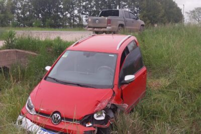 NO HUBO LESIONADOS TRAS CHOQUE DE AUTO Y CAMIONETA EN RUTA 41 Y CALLE LOS CEDROS