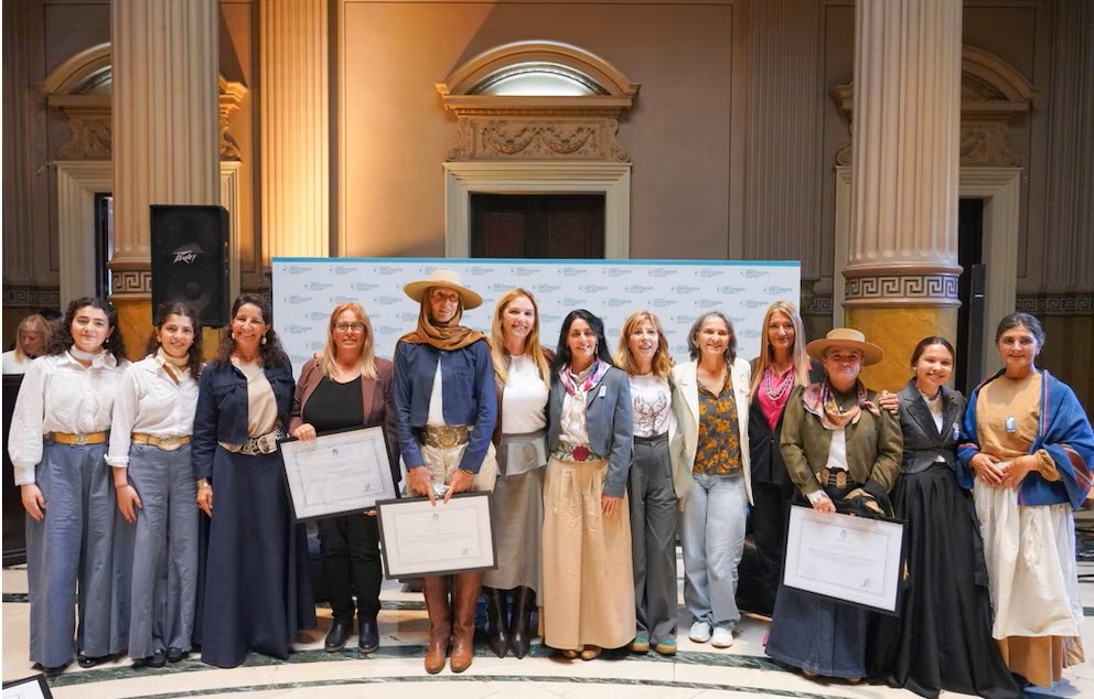DISTINCION PARA MALENA BERRUETA EN LA CAMARA DE DIPUTADOS DE LA PROVINCIA